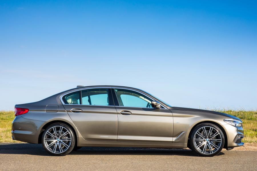  BMW 530d Sedan Luxury Line 2017 года  (AU) (фото 5 из 16)